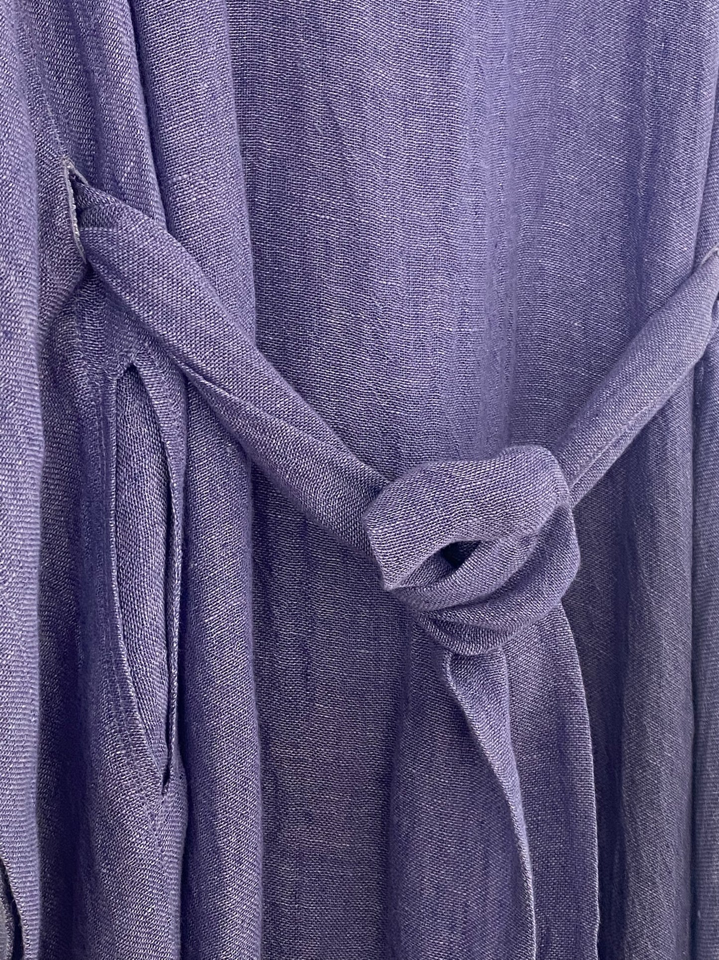 Purple linen kaftan by MACOEY with midi silhouette, side pockets and detachable belt